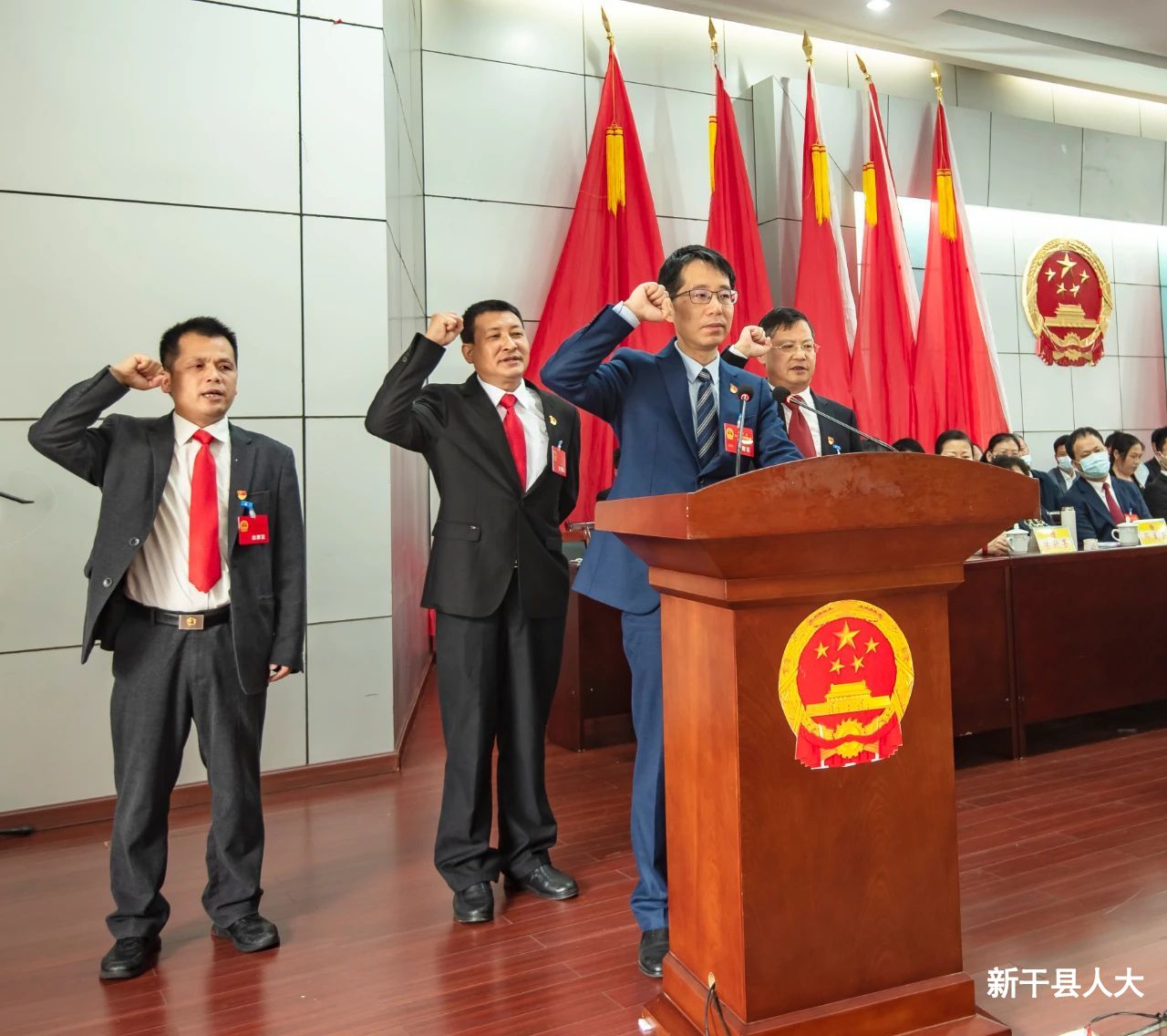 【聚焦两会】新干县十七届人大六次会议胜利闭幕