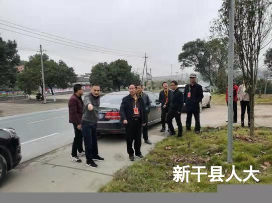 杨干保到人大代表联络工作站开展公开接待选民活动