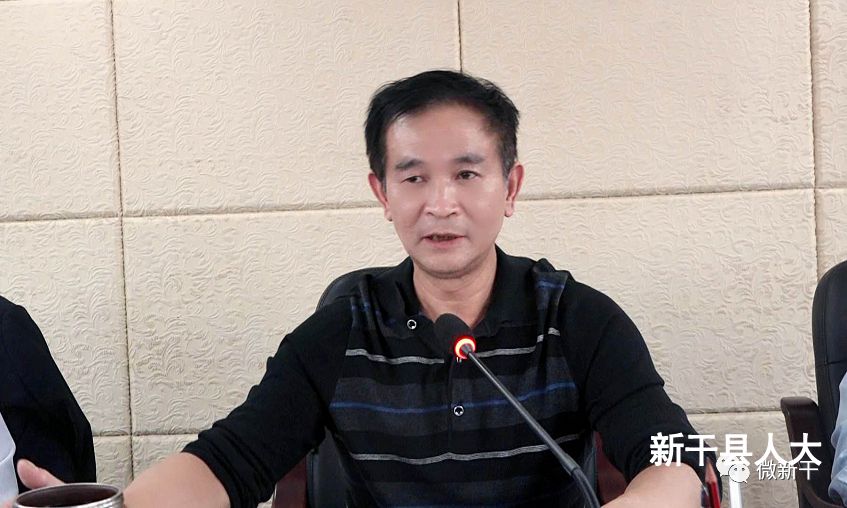 县十七届人大常委会召开第二十七次会议